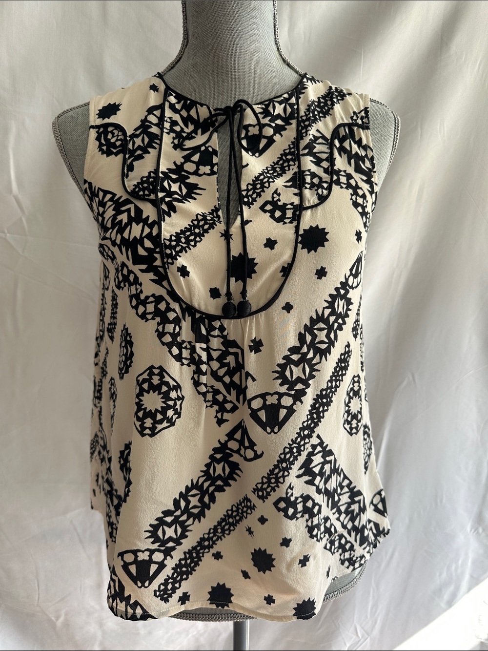 Sleeveless Black & Cream Printed Tie-Neck Women's Top